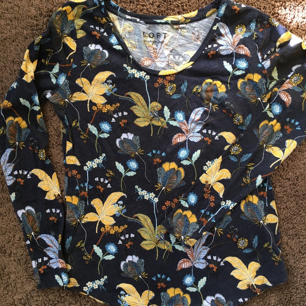 Like new Loft long sleeved shirt